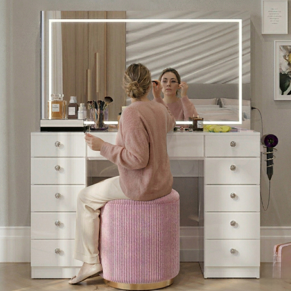 The Psychology of Order: How an Organized Vanity Transforms Your Morning Routine