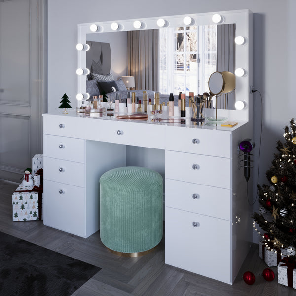 How to Create a Cozy Christmas Corner with Your Vanity