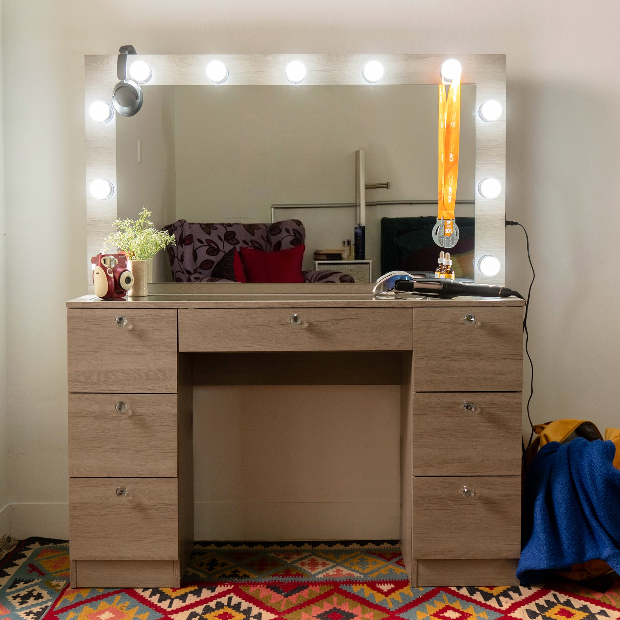 Nova Lighted Makeup Vanity Set