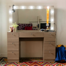 Nova Lighted Makeup Vanity Set