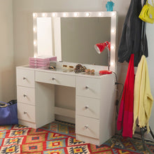 Nova Lighted Makeup Vanity Set