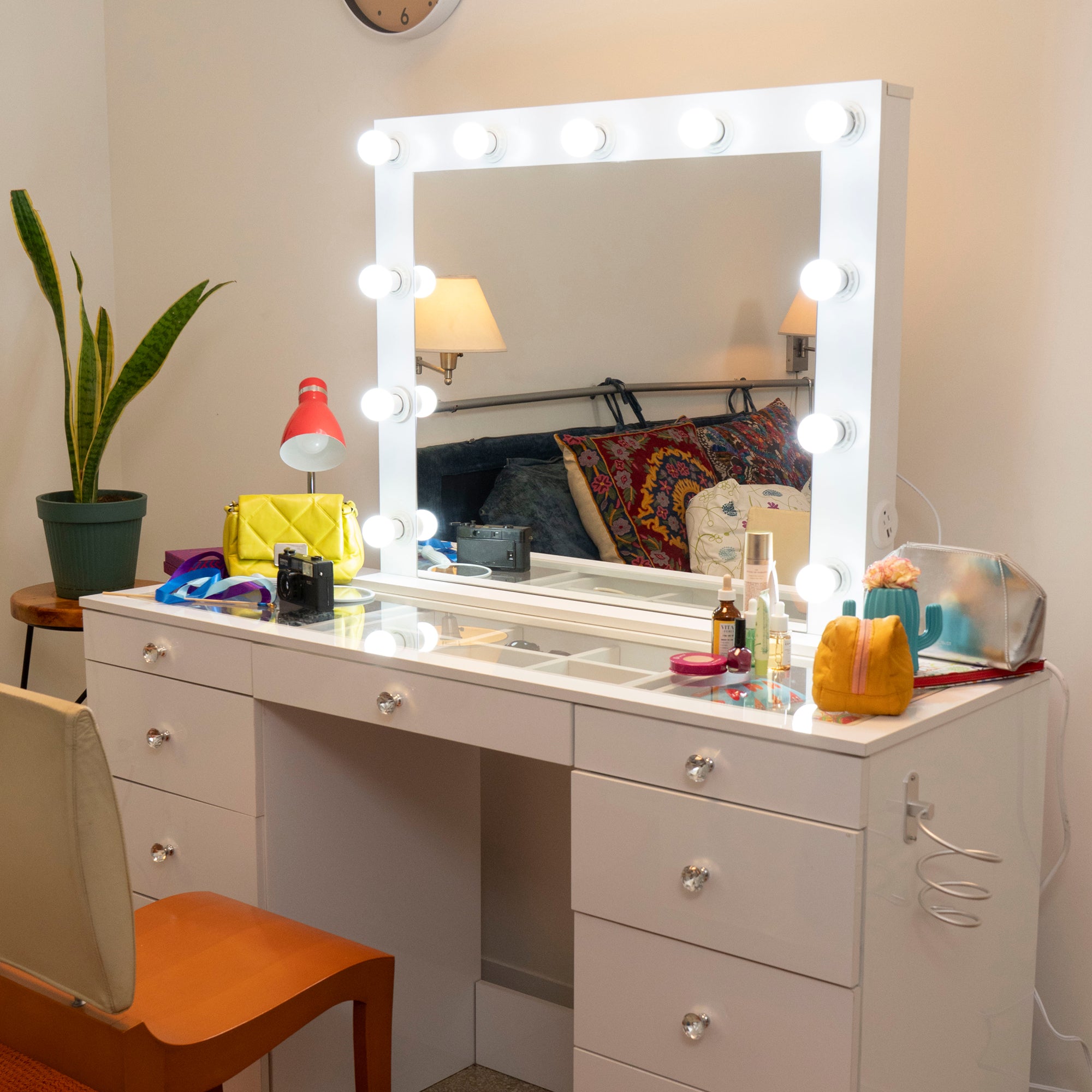 Zoey Makeup Vanity