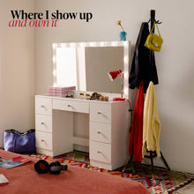 Nova Lighted Makeup Vanity Set